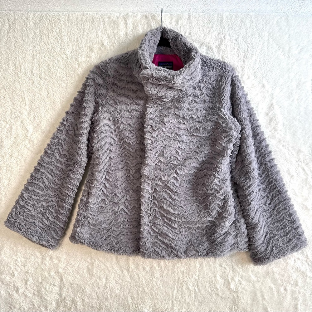 Patagonia Pelage Faux Fur Jacket Women's XS Gray Fleece Pockets Retro Style Cozy